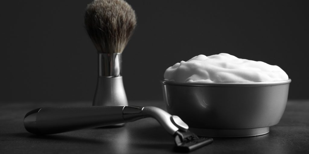 Bilde av utstyr du kan bruker under barbering.