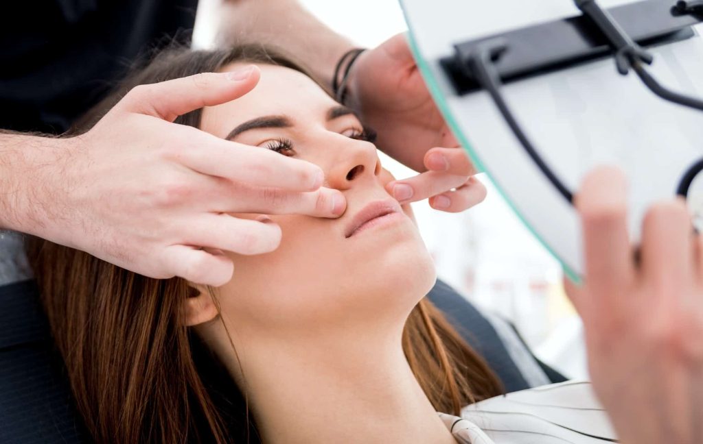 Enlarging lips at cosmetic clinic