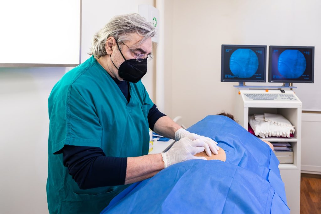 Ultrasound-guided infiltrative therapy for back pain treatment